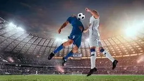 刘德华59岁显老态，佩戴老花镜审稿神情疲惫