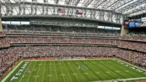 加纳乔挺身而出，曼联逆转胜布伦特福德